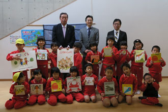 2019年 認定こども園おとのは学園（絵本贈呈）